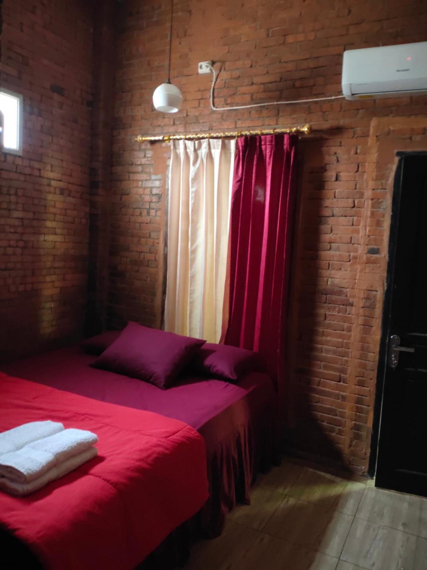 Appartement Grha Pawitra Trowulan Extérieur photo